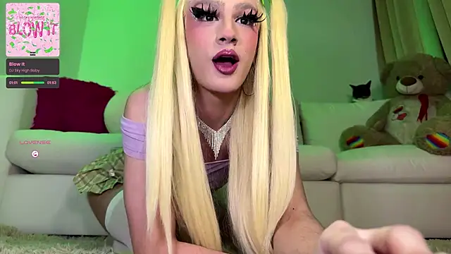 Snapshot of AlisonSharon chatting on November 12, 2025, 2:34 am AlisonSharon online show from November 12, 2025, 2:34 am