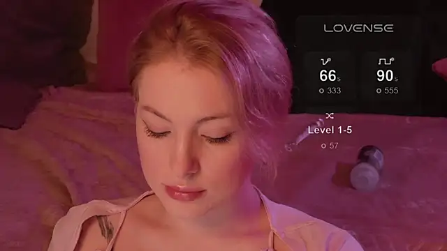 kris69kiss online show from February 11, 2025, 2:35 pm