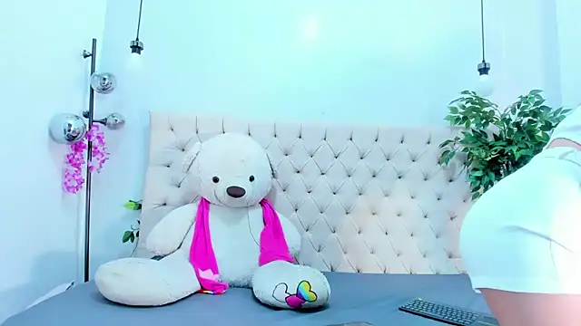 Victoria Coleman online show from November 27, 2025, 7:16 pm