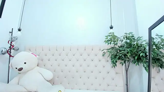 Victoria Coleman online show from March 17, 2026, 7:17 pm