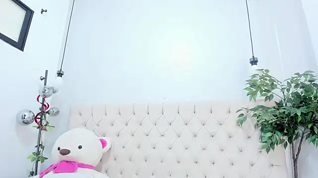 Snapshot of Victoria_Coleman chatting on April 28, 2026, 6:57 pm Victoria Coleman online show from April 28, 2026, 6:57 pm