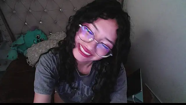 CherieCurl online show from November 25, 2025, 4:12 am