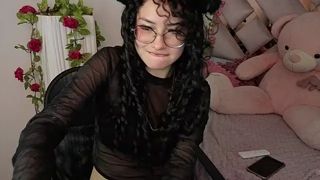 CherieCurl online show from May 4, 2026, 11:23 pm