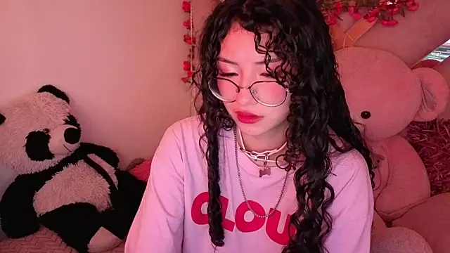 Snapshot of CherieCurl chatting on May 29, 2026, 2:53 am CherieCurl online show from May 29, 2026, 2:53 am