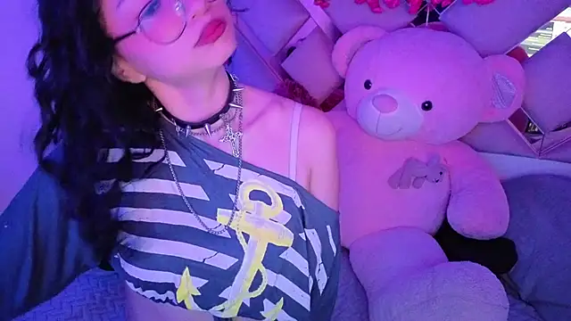 Snapshot of CherieCurl chatting on June 1, 2026, 4:52 pm CherieCurl online show from June 1, 2026, 4:52 pm