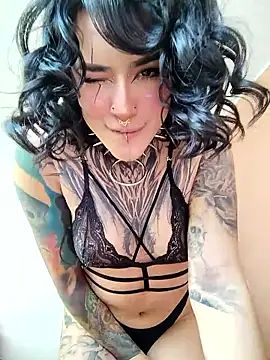 taaylor33 online show from October 6, 2025, 7:11 pm