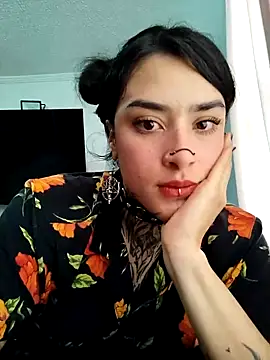 taaylor33 online show from October 15, 2025, 6:30 pm