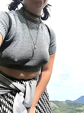 Snapshot of GerallFoxxx chatting on October 26, 2025, 1:06 pm GerallFoxxx online show from October 26, 2025, 1:06 pm