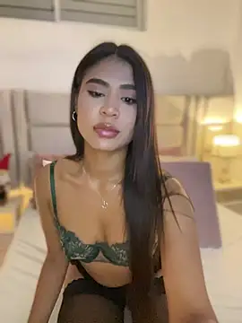 HaileyBaldwin online show from December 13, 2024, 4:43 am