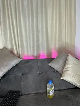 HaileyBaldwin online show from January 29, 2025, 1:27 am