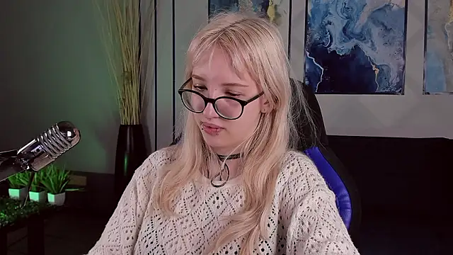 AmayaSakura online show from December 1, 2024, 7:36 pm