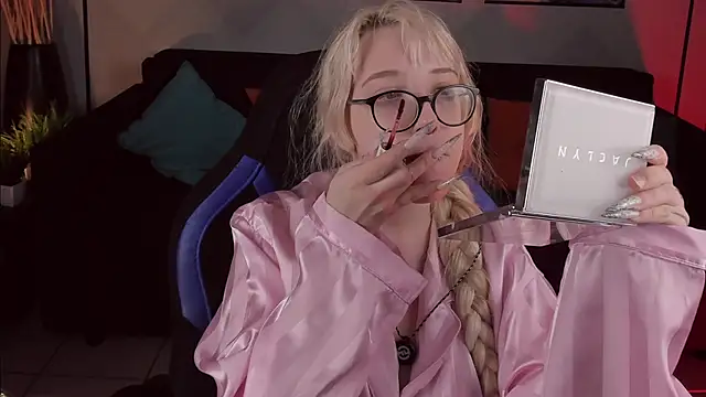 AmayaSakura online show from December 13, 2024, 9:20 pm