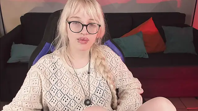 AmayaSakura online show from December 15, 2024, 4:07 am