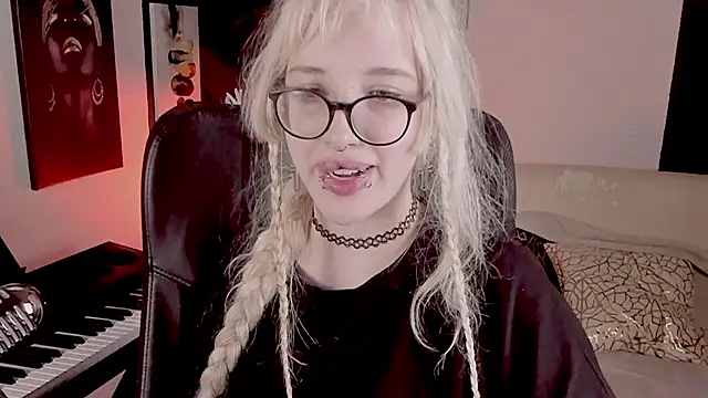 AmayaSakura online show from December 18, 2024, 5:26 am