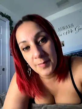 Snapshot of DeeLight124 chatting on October 12, 2025, 4:39 pm DeeLight124 online show from October 12, 2025, 4:39 pm