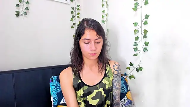 Snapshot of scarlet-jonesx chatting on December 4, 2024, 4:10 am scarlet-jonesx online show from December 4, 2024, 4:10 am