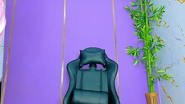 Snapshot of scarlet-jonesx chatting on September 19, 2025, 2:29 pm scarlet-jonesx online show from September 19, 2025, 2:29 pm