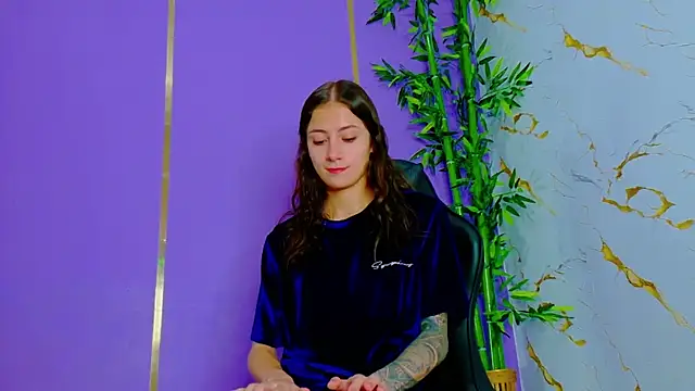 Snapshot of scarlet-jonesx chatting on October 7, 2025, 8:22 am scarlet-jonesx online show from October 7, 2025, 8:22 am