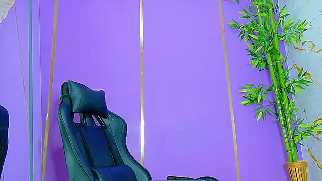 Snapshot of scarlet-jonesx chatting on October 13, 2025, 7:41 am scarlet-jonesx online show from October 13, 2025, 7:41 am