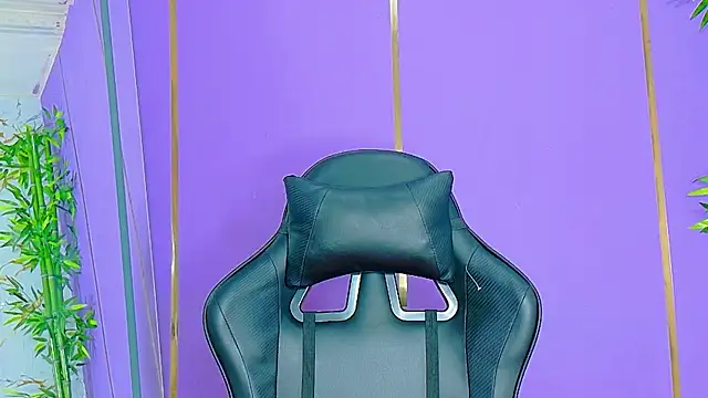 Snapshot of scarlet-jonesx chatting on October 19, 2025, 1:17 am scarlet-jonesx online show from October 19, 2025, 1:17 am