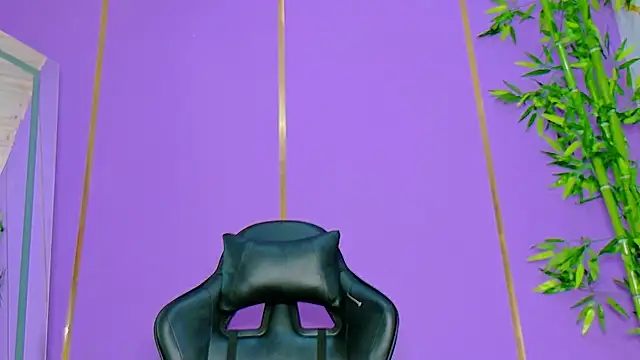 Snapshot of scarlet-jonesx chatting on November 4, 2025, 9:25 pm scarlet-jonesx online show from November 4, 2025, 9:25 pm