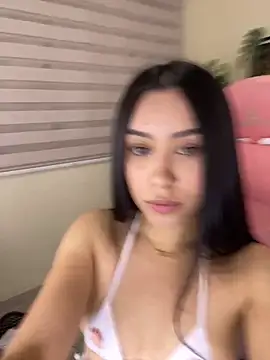 Snapshot of Starliee__ chatting on May 1, 2026, 12:37 am Starliee online show from May 1, 2026, 12:37 am