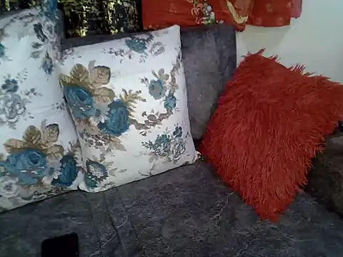 Snapshot of Hot-zeenah chatting on January 5, 2025, 5:51 am Hot-zeenah online show from January 5, 2025, 5:51 am