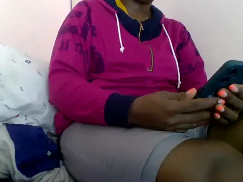 Snapshot of Hot-zeenah chatting on September 16, 2025, 5:25 pm Hot-zeenah online show from September 16, 2025, 5:25 pm