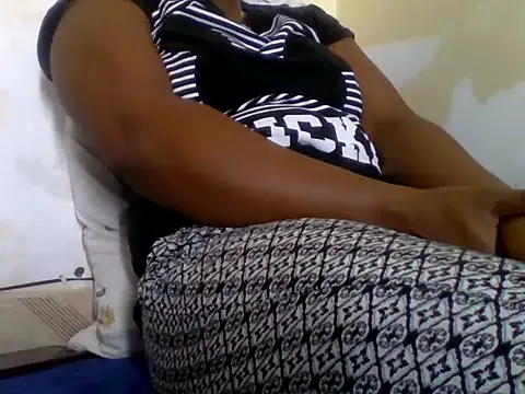 Snapshot of Hot-zeenah chatting on October 1, 2025, 7:36 am Hot-zeenah online show from October 1, 2025, 7:36 am