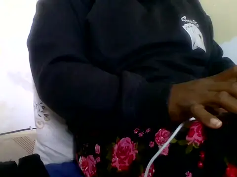 Snapshot of Hot-zeenah chatting on October 25, 2025, 4:53 am Hot-zeenah online show from October 25, 2025, 4:53 am