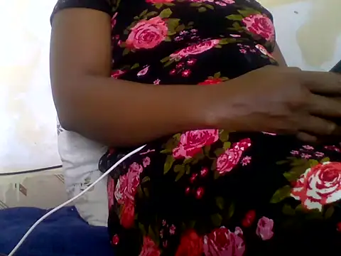 Snapshot of Hot-zeenah chatting on November 12, 2025, 6:52 pm Hot-zeenah online show from November 12, 2025, 6:52 pm