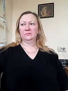 blondyaguar online show from November 15, 2025, 9:39 am