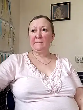 blondyaguar online show from December 4, 2025, 10:02 am