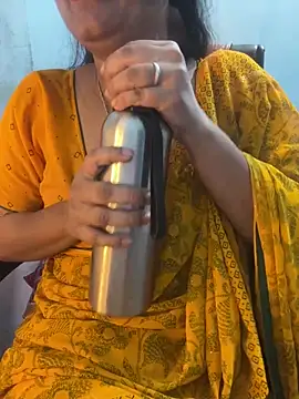 Snapshot of Spicy_sari_girl chatting on May 20, 2026, 1:56 am Spicy sari girl online show from May 20, 2026, 1:56 am