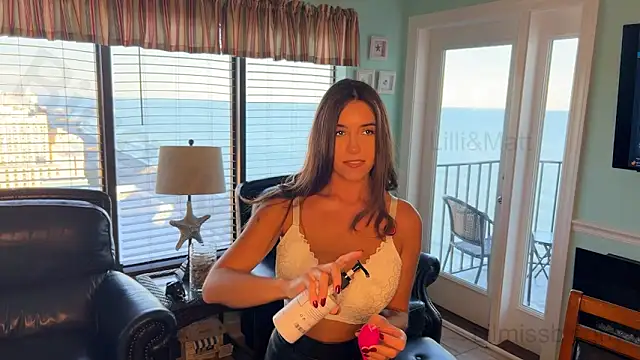 Snapshot of Lilmissbigguy chatting on October 24, 2025, 9:55 pm Lilmissbigguy online show from October 24, 2025, 9:55 pm