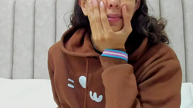 FreyaMoller online show from October 28, 2025, 7:16 pm