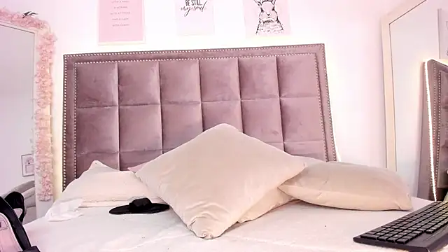 Snapshot of Kimm_khalifa chatting on January 17, 2025, 2:08 am Kimm khalifa online show from January 17, 2025, 2:08 am