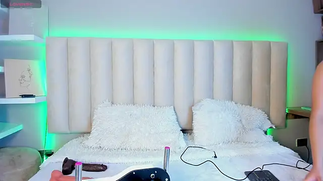 Sally  Walker online show from October 7, 2025, 3:25 am