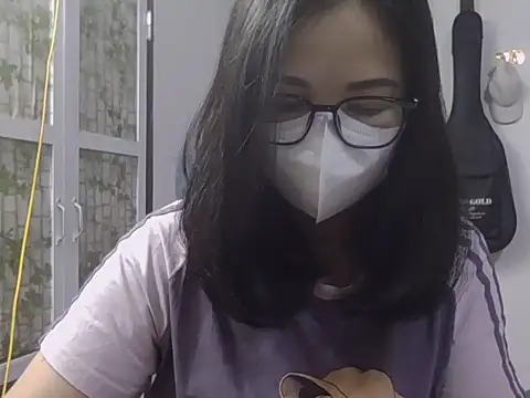 MaiHuong77 online show from November 3, 2025, 3:19 am