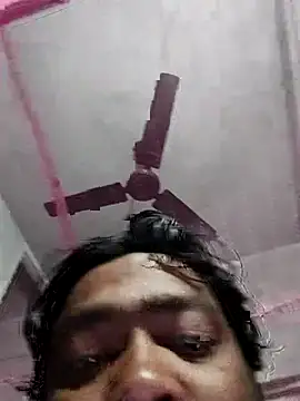 Snapshot of Young_couple143 chatting on March 6, 2025, 3:24 pm Young couple143 online show from March 6, 2025, 3:24 pm