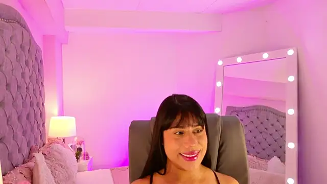 Snapshot of AshleyFerrer chatting on September 18, 2025, 1:46 pm AshleyFerrer online show from September 18, 2025, 1:46 pm