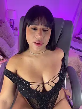 Snapshot of AshleyFerrer chatting on October 10, 2025, 1:43 pm AshleyFerrer online show from October 10, 2025, 1:43 pm