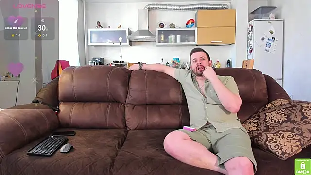 Snapshot of NikkiNSerdron chatting on April 9, 2026, 3:39 am NikkiNSerdron online show from April 9, 2026, 3:39 am