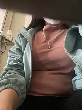 Snapshot of Tuongvy05 chatting on December 25, 2024, 7:46 am Tuongvy05 online show from December 25, 2024, 7:46 am