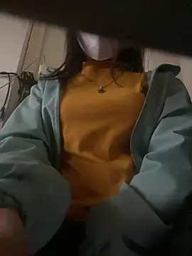 Snapshot of Tuongvy05 chatting on December 28, 2024, 1:38 pm Tuongvy05 online show from December 28, 2024, 1:38 pm