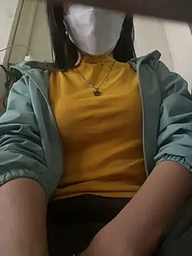 Snapshot of Tuongvy05 chatting on January 2, 2025, 7:23 am Tuongvy05 online show from January 2, 2025, 7:23 am