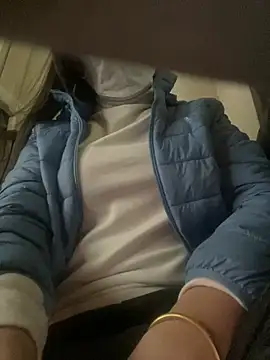 Snapshot of Tuongvy05 chatting on February 25, 2025, 4:21 pm Tuongvy05 online show from February 25, 2025, 4:21 pm