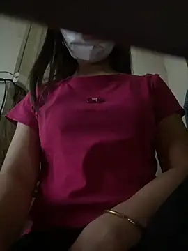 Snapshot of Tuongvy05 chatting on March 3, 2025, 2:37 pm Tuongvy05 online show from March 3, 2025, 2:37 pm