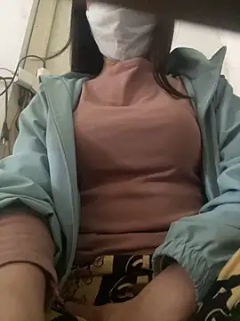 Snapshot of Tuongvy05 chatting on March 8, 2025, 5:49 am Tuongvy05 online show from March 8, 2025, 5:49 am