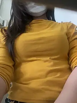 Snapshot of Tuongvy05 chatting on March 12, 2025, 5:46 am Tuongvy05 online show from March 12, 2025, 5:46 am